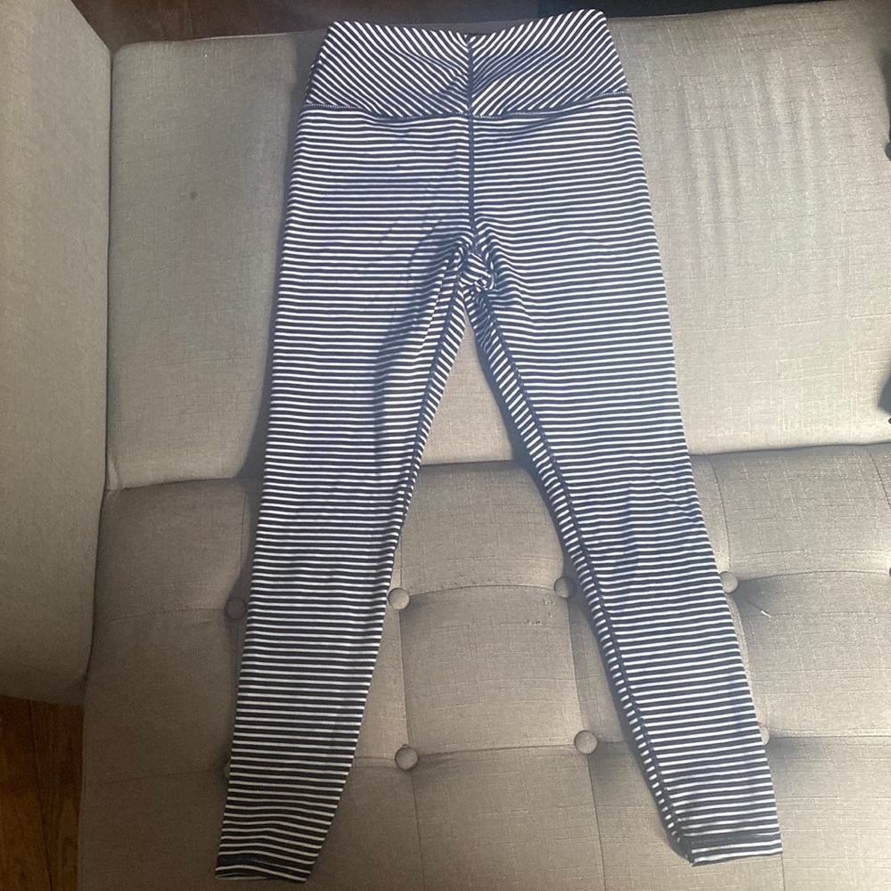 Never worn Glyder workout leggings